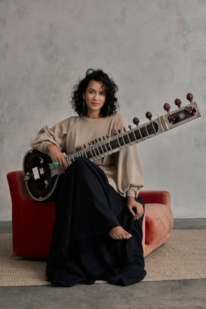 Anoushka Shankar met haar sitar